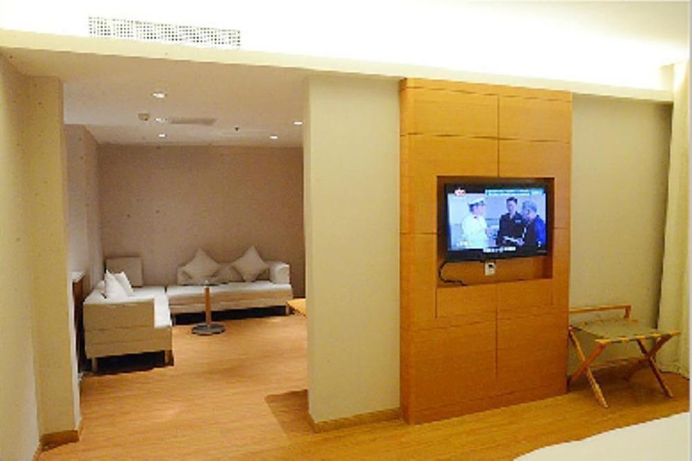 Ji Hotel Changsha Helong Stadium Exterior foto